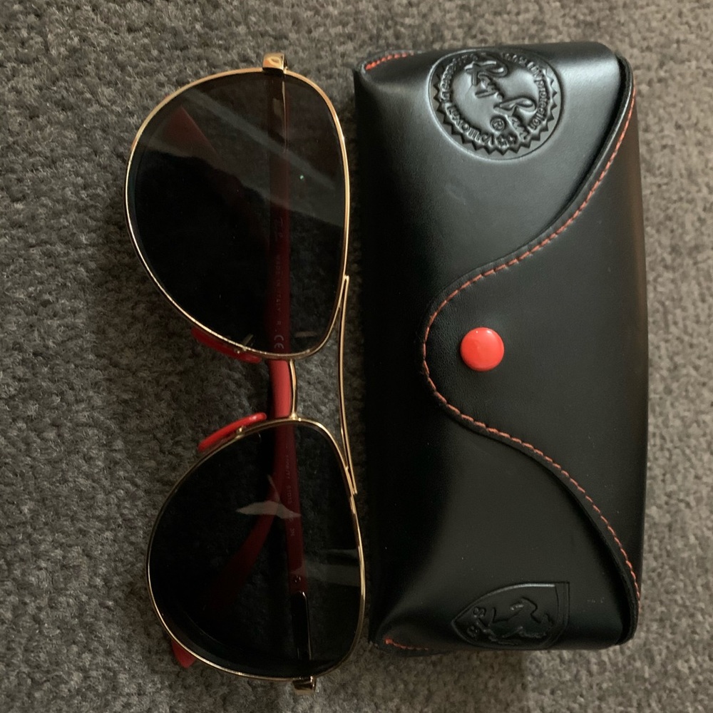 Ray Bans Ferrari edition